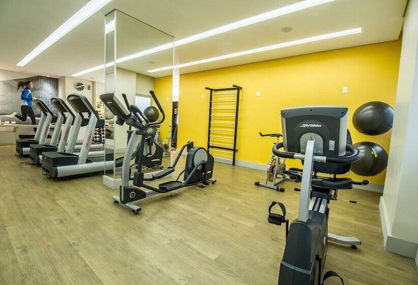 ホテル Deville Business Maringa