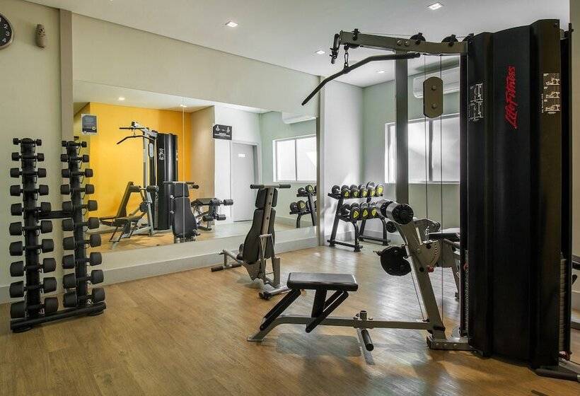 ホテル Deville Business Maringa