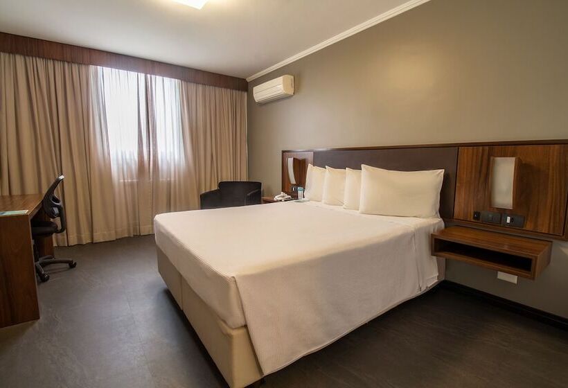 ホテル Deville Business Maringa