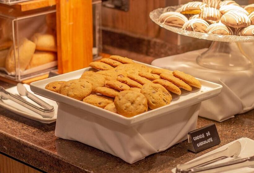 فندق Deville Curitiba Batel