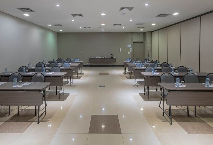 בית מלון כפרי Deville Prime Cuiaba