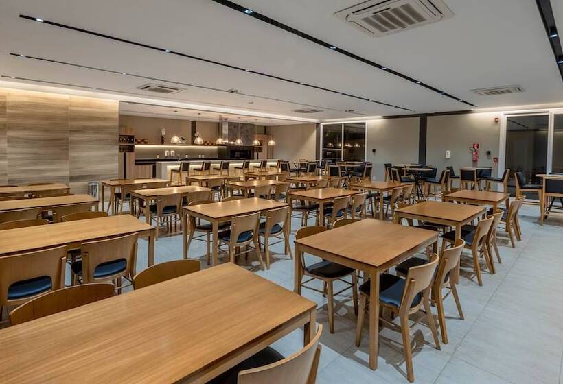 בית מלון כפרי Deville Prime Cuiaba