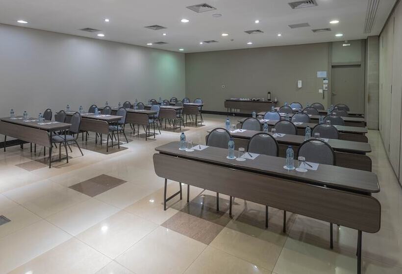 בית מלון כפרי Deville Prime Cuiaba