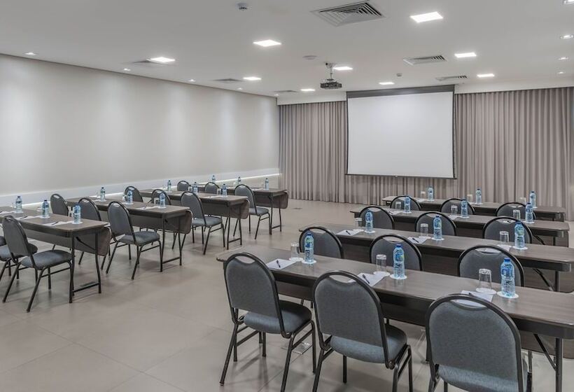 בית מלון כפרי Deville Prime Cuiaba