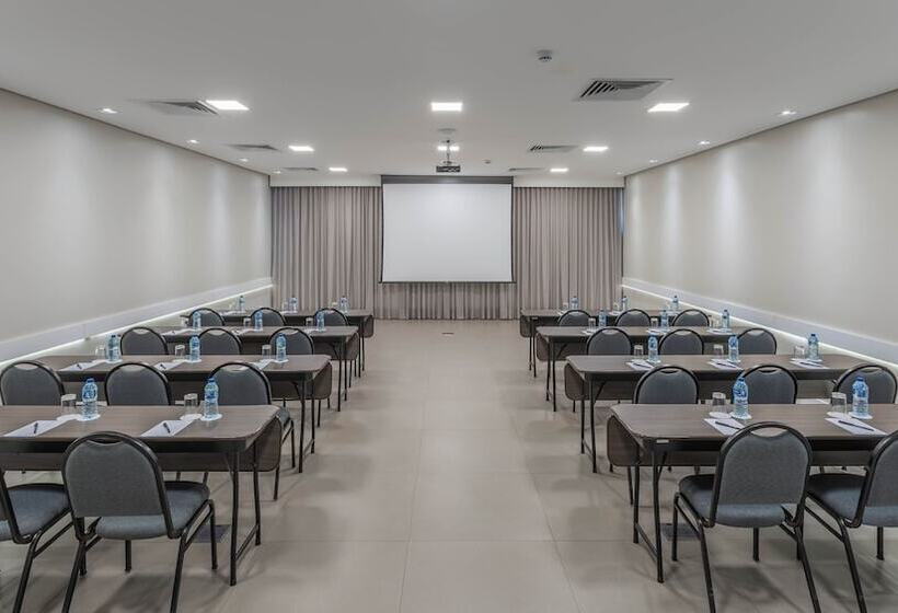 בית מלון כפרי Deville Prime Cuiaba