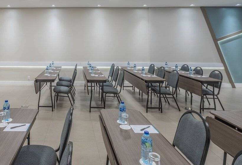 בית מלון כפרי Deville Prime Cuiaba