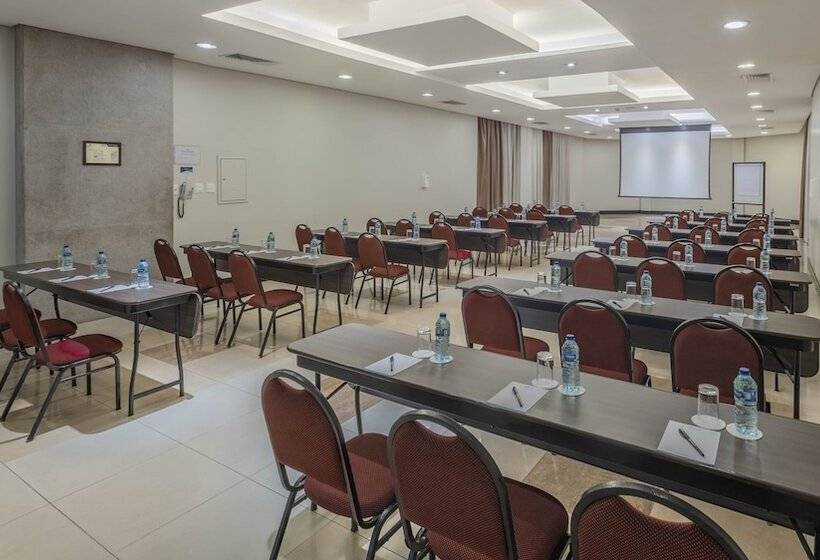 בית מלון כפרי Deville Prime Cuiaba