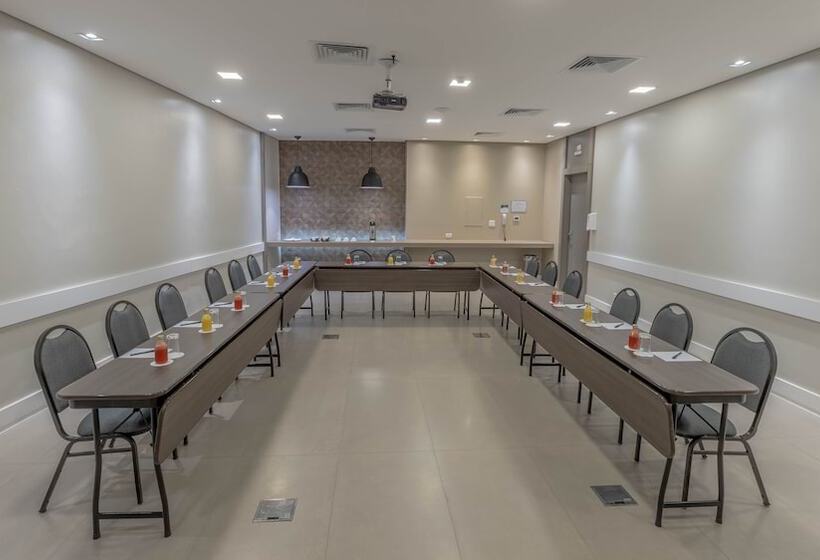 בית מלון כפרי Deville Prime Cuiaba