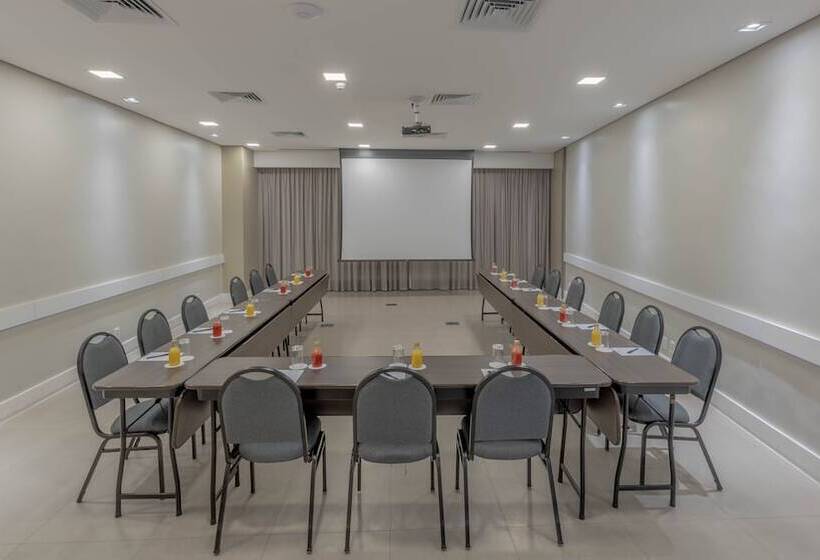 בית מלון כפרי Deville Prime Cuiaba