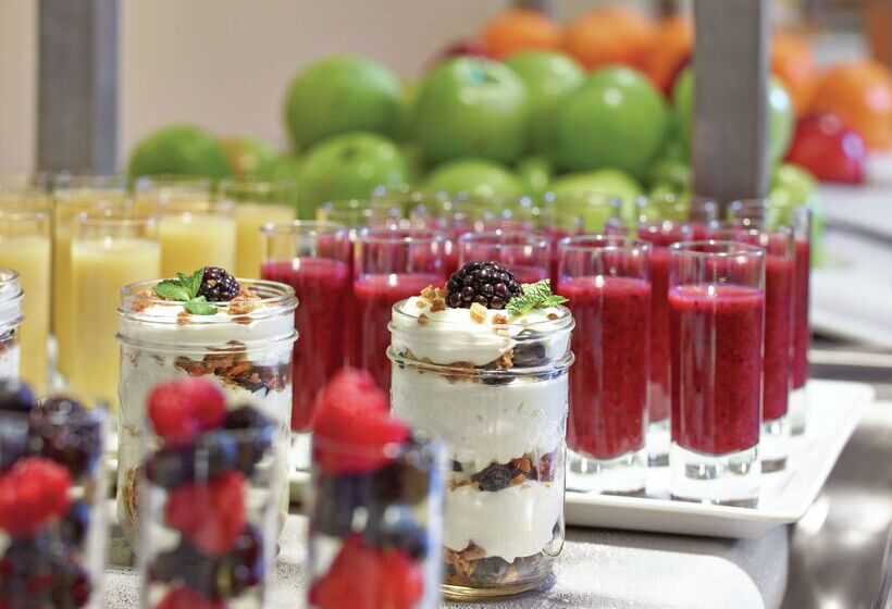 Doubletree By Hilton Hotel West Edmonton