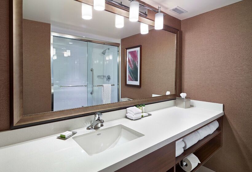 Doubletree By Hilton Hotel West Edmonton