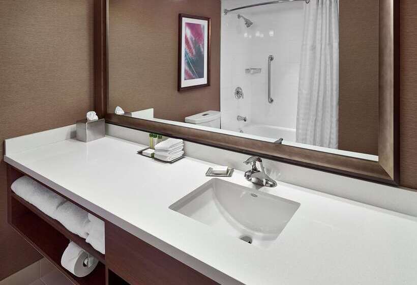 Doubletree By Hilton Hotel West Edmonton