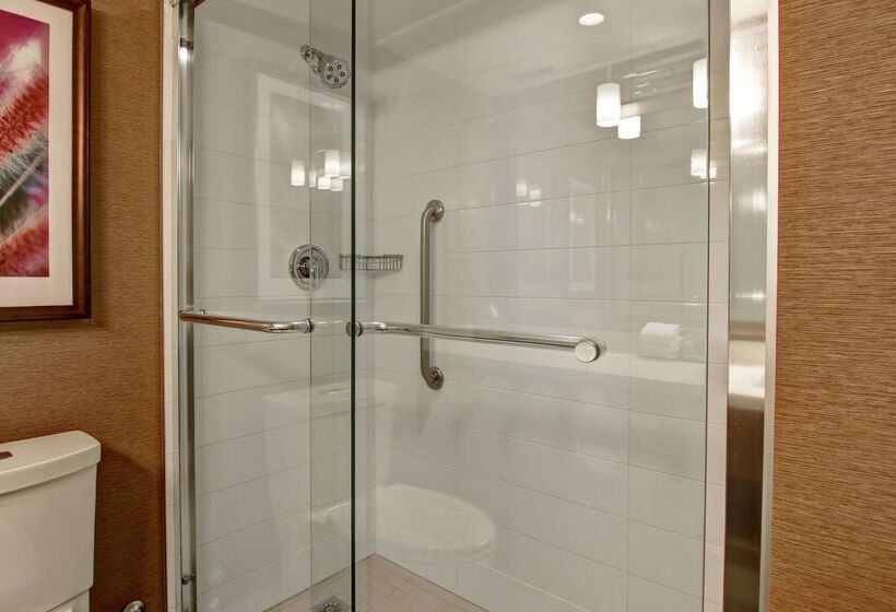 Doubletree By Hilton Hotel West Edmonton