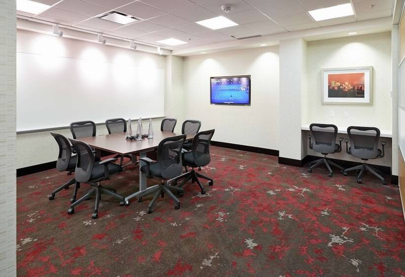 Doubletree By Hilton Hotel West Edmonton