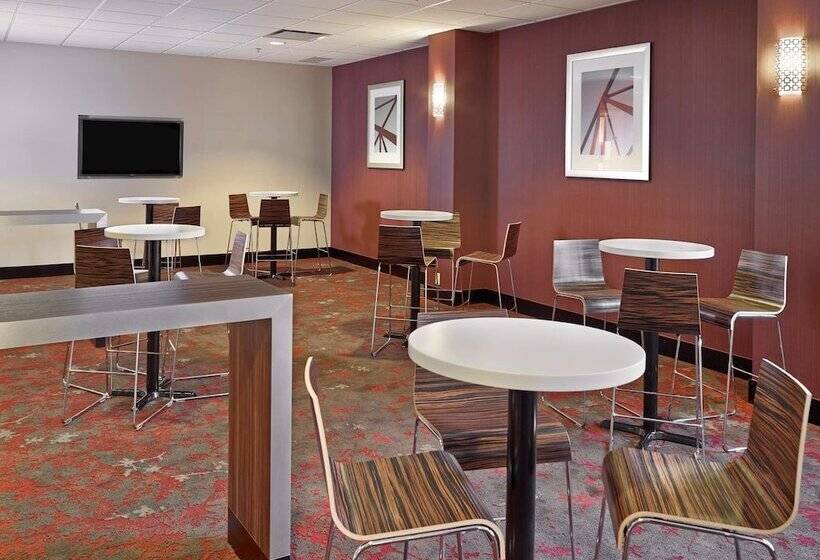 Doubletree By Hilton Hotel West Edmonton