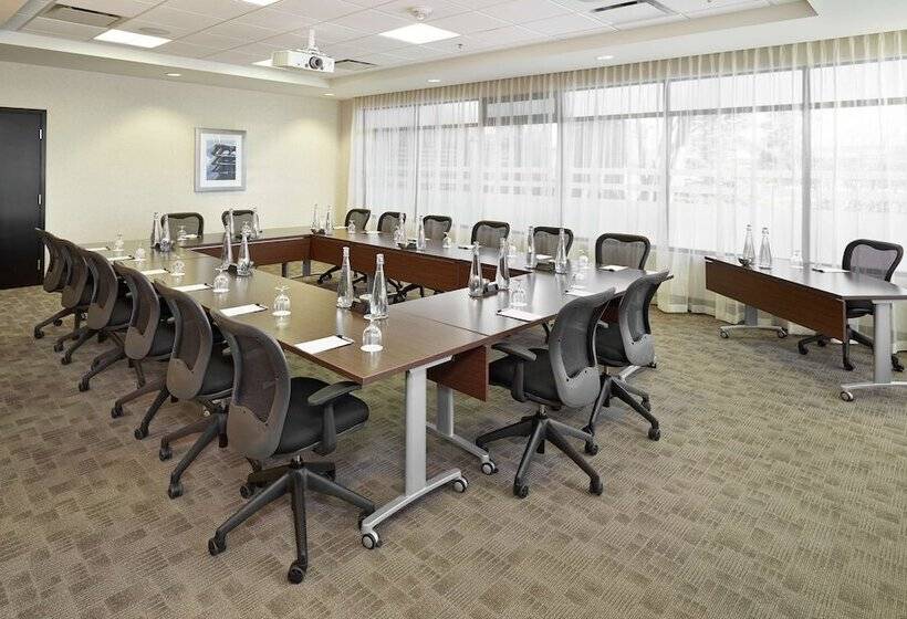 Doubletree By Hilton Hotel West Edmonton