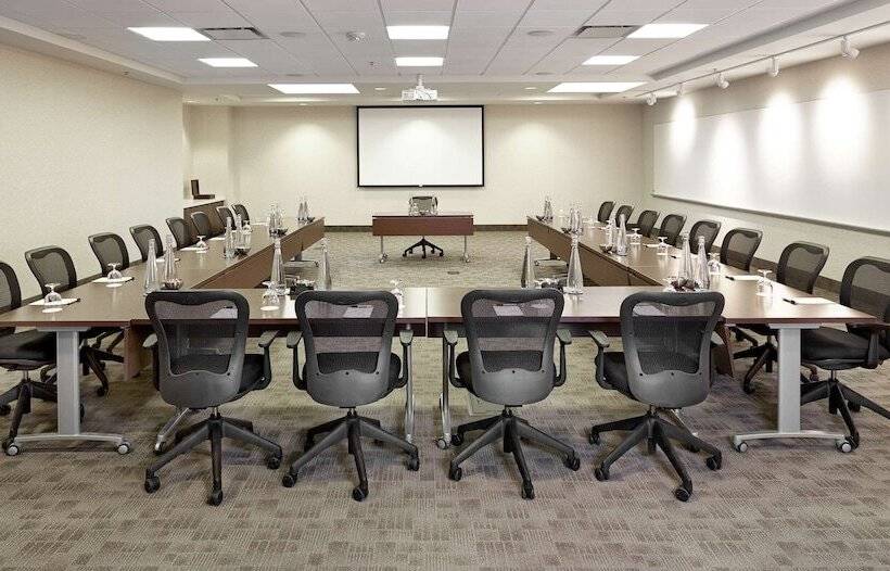 Doubletree By Hilton Hotel West Edmonton