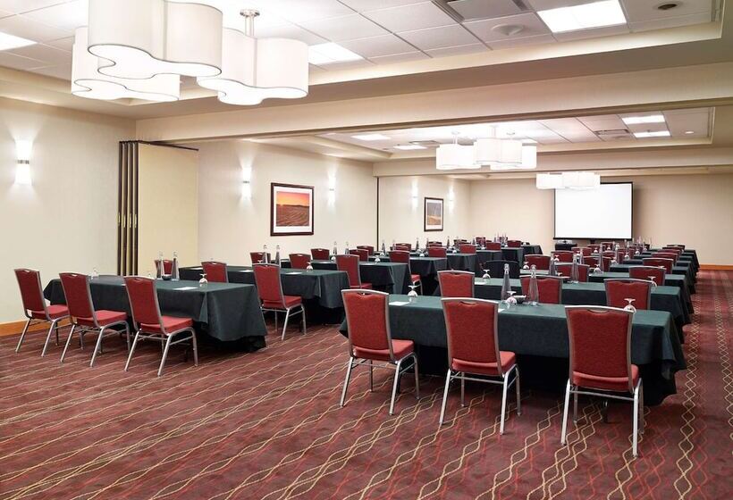 Doubletree By Hilton Hotel West Edmonton