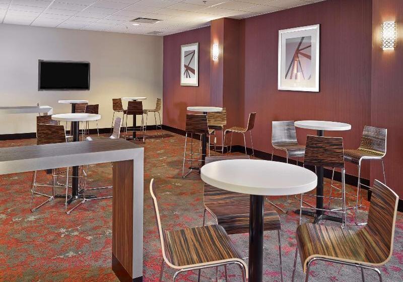 Doubletree By Hilton Hotel West Edmonton