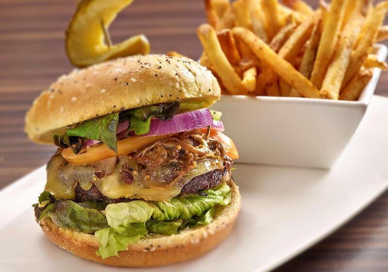 Doubletree By Hilton Hotel West Edmonton