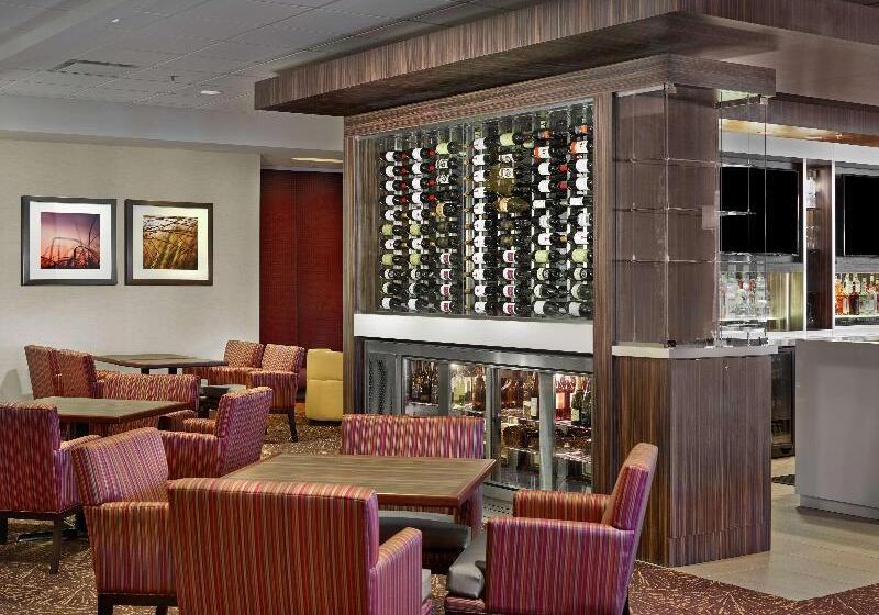 Doubletree By Hilton Hotel West Edmonton