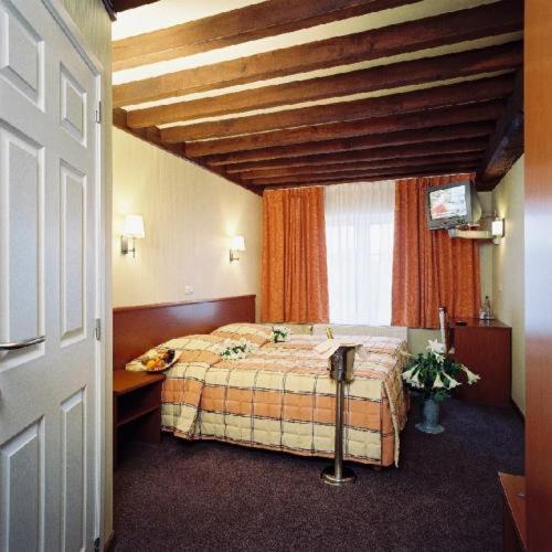 Отель Driekoningen