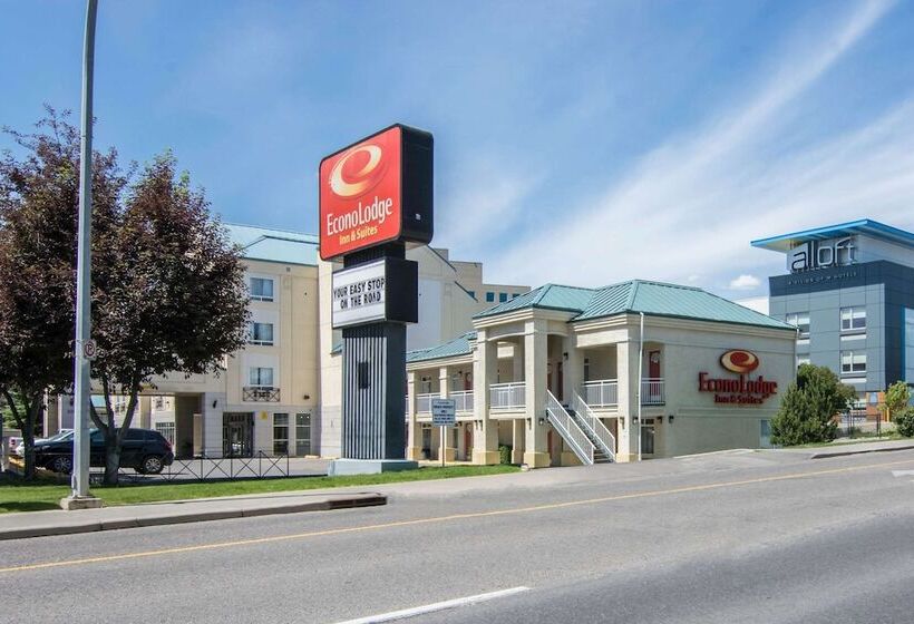 בית מלון כפרי Econo Lodge Inn & Suites University