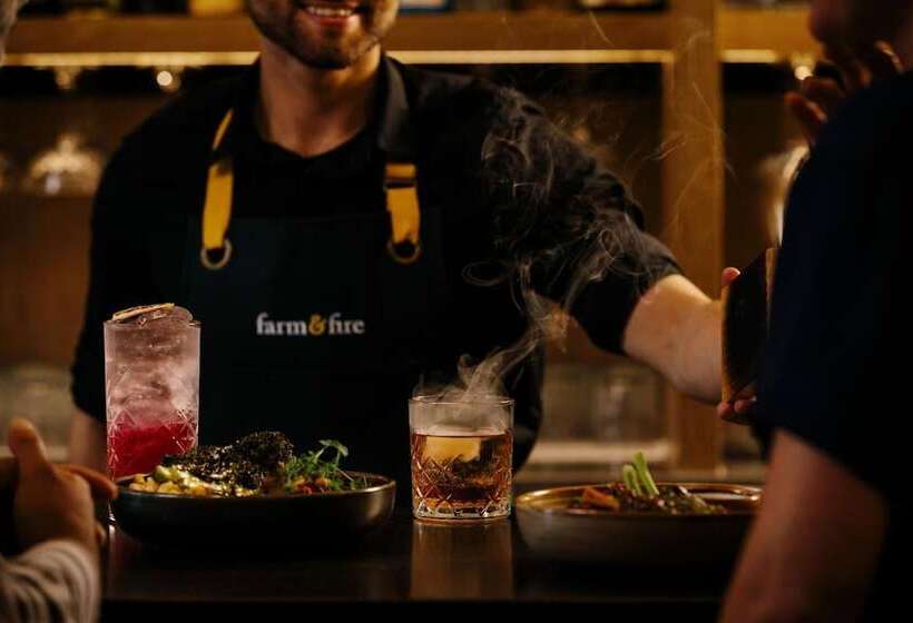 Отель Elk + Avenue