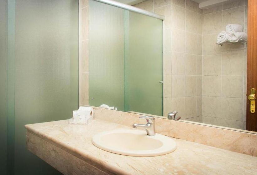 Embaixador Hotel By Fast10