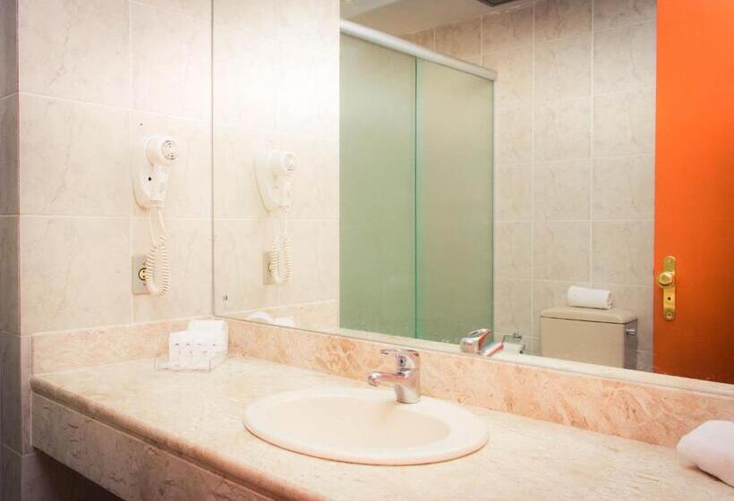 Embaixador Hotel By Fast10