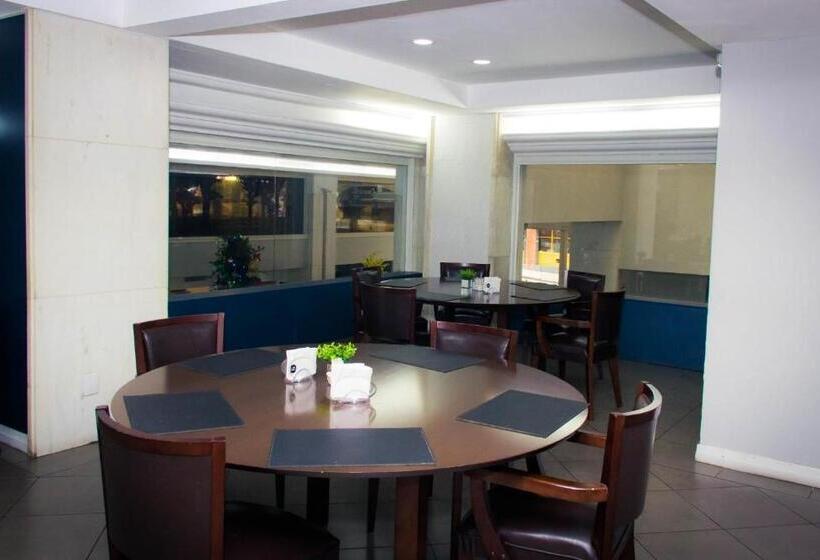 Embaixador Hotel By Fast10