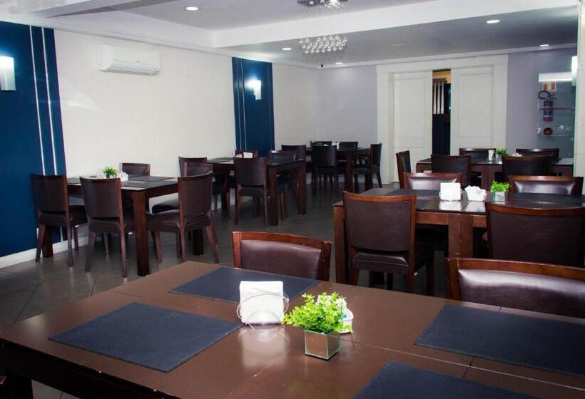 Embaixador Hotel By Fast10