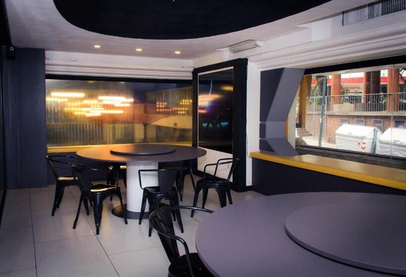 Embaixador Hotel By Fast10