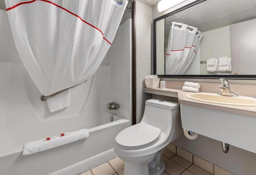 Emerald Hotel & Suites Calgary Airport