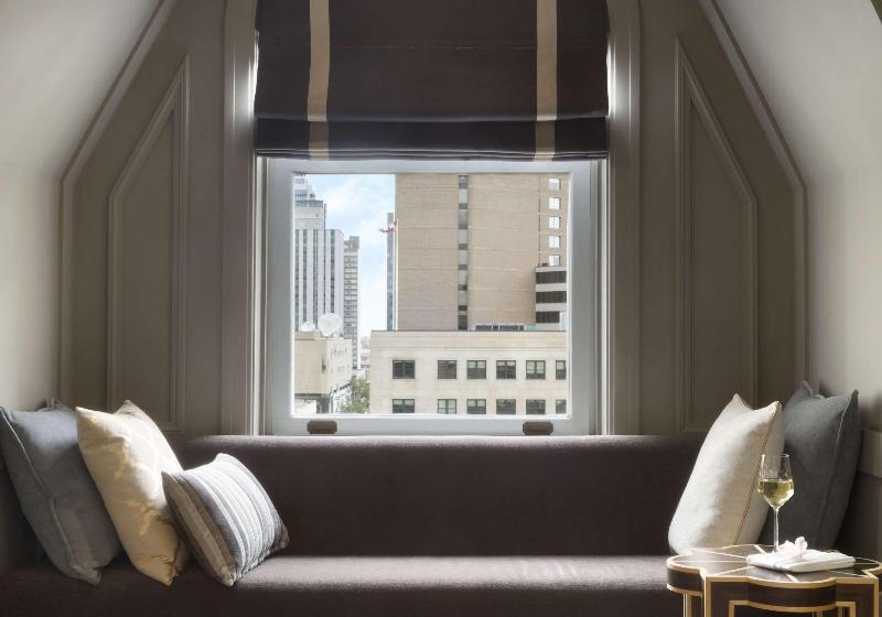 Fairmont Hotel Macdonald