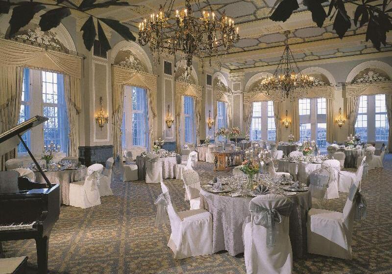 Fairmont Hotel Macdonald