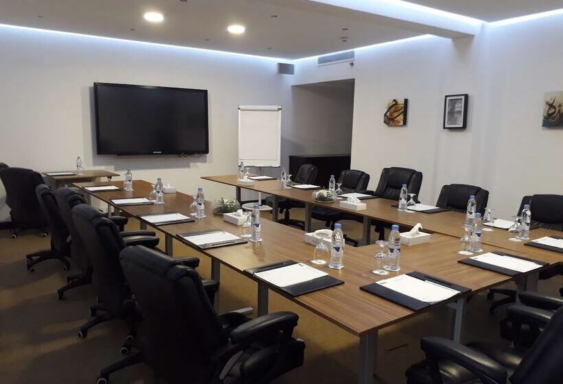 هتل Golden Tulip Bahrain