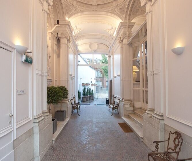 ホテル Gravensteen