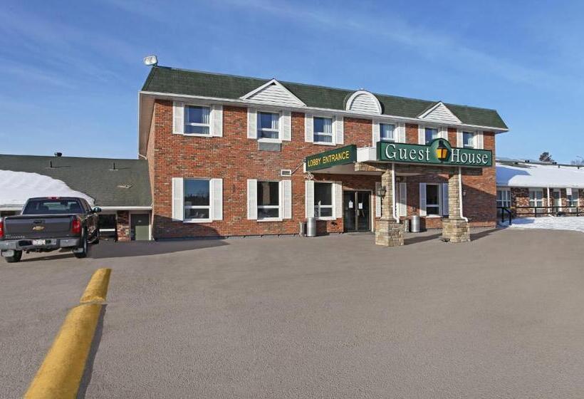 فندق Guest House Inn & Suites