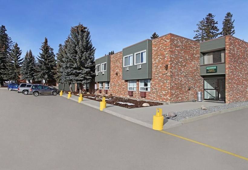 فندق Guest House Inn & Suites