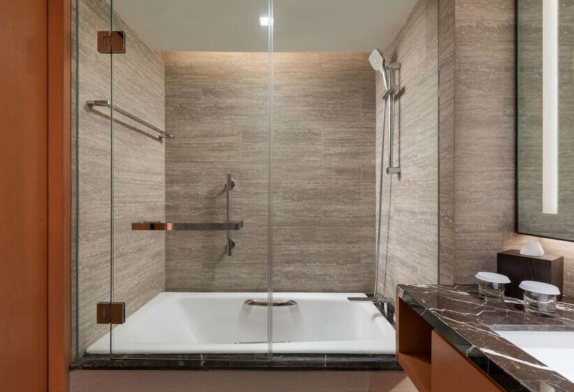 هتل Hilton Mandalay