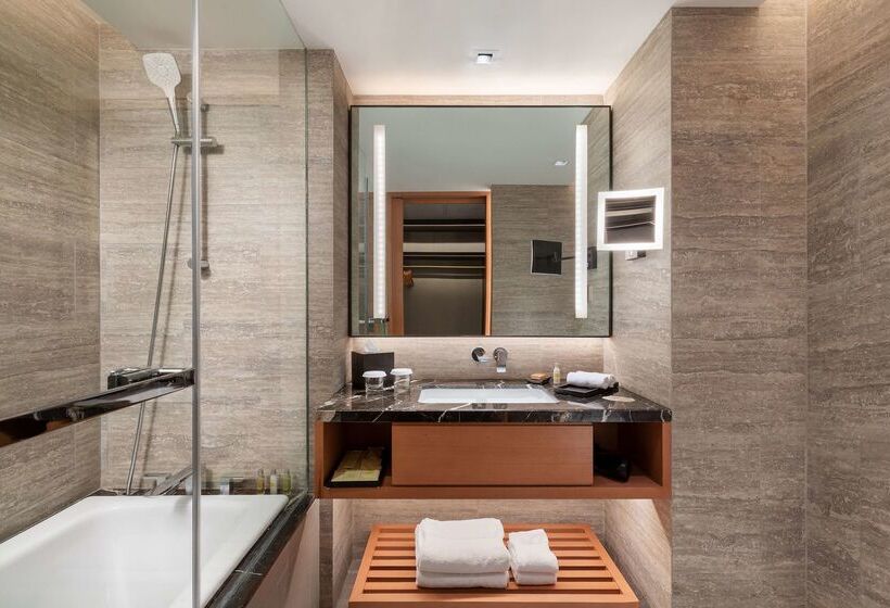 هتل Hilton Mandalay