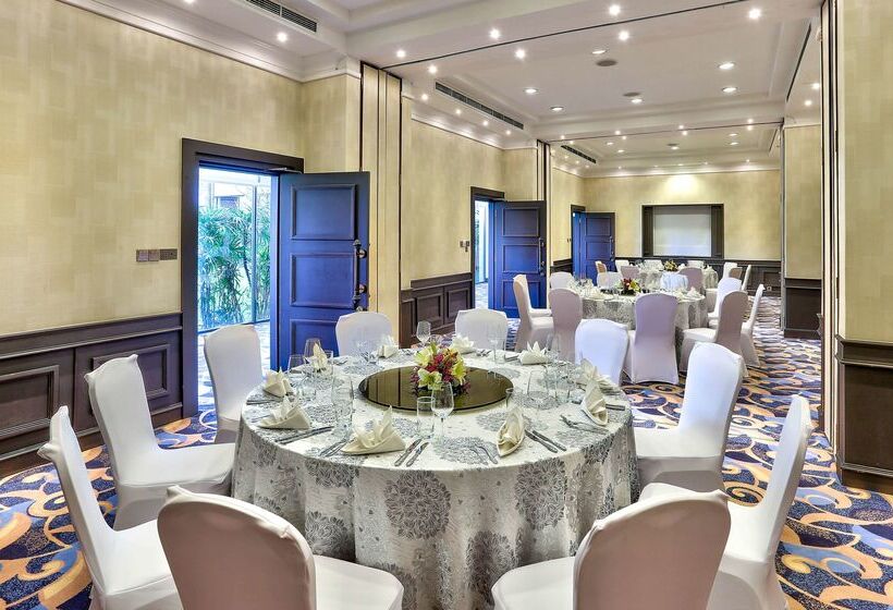 هتل Hilton Mandalay