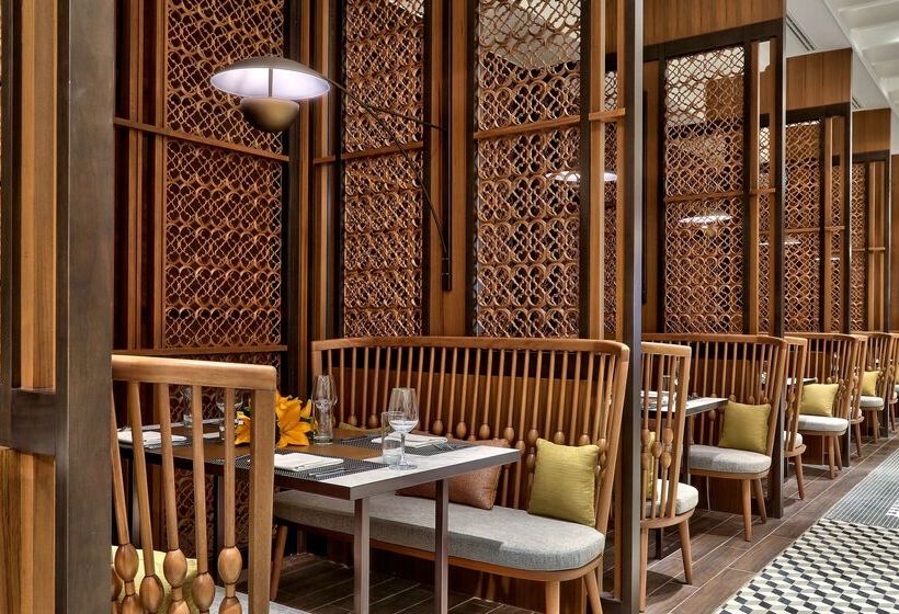 هتل Hilton Mandalay