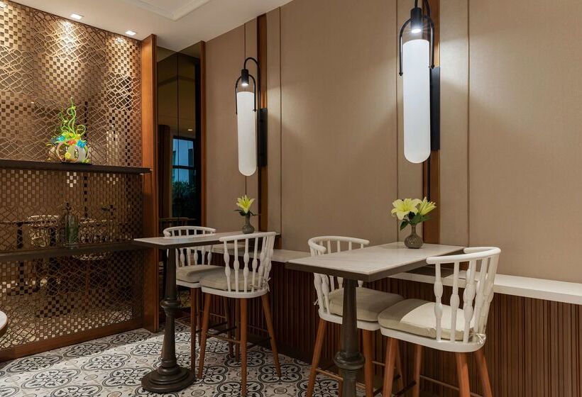 هتل Hilton Mandalay