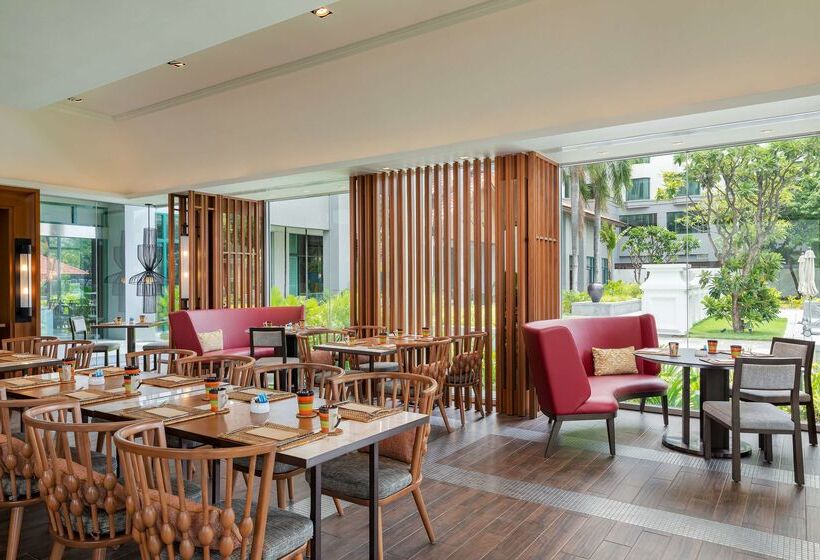 هتل Hilton Mandalay