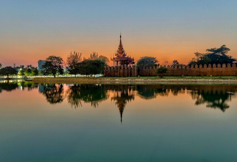 هتل Hilton Mandalay