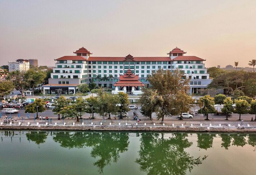 هتل Hilton Mandalay