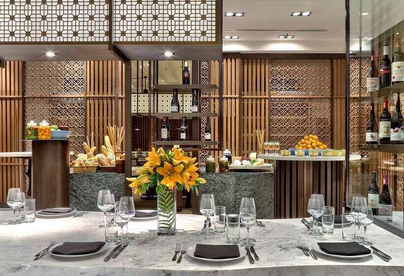 هتل Hilton Mandalay