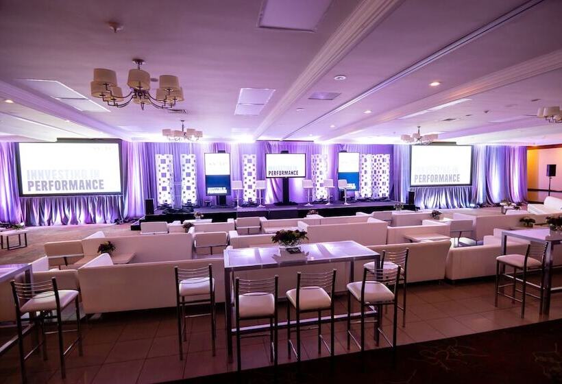 Holiday Inn Burlington Hotel & Conference Centre, An Ihg